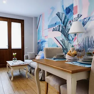 Lora Luxury House,parking Apartament
