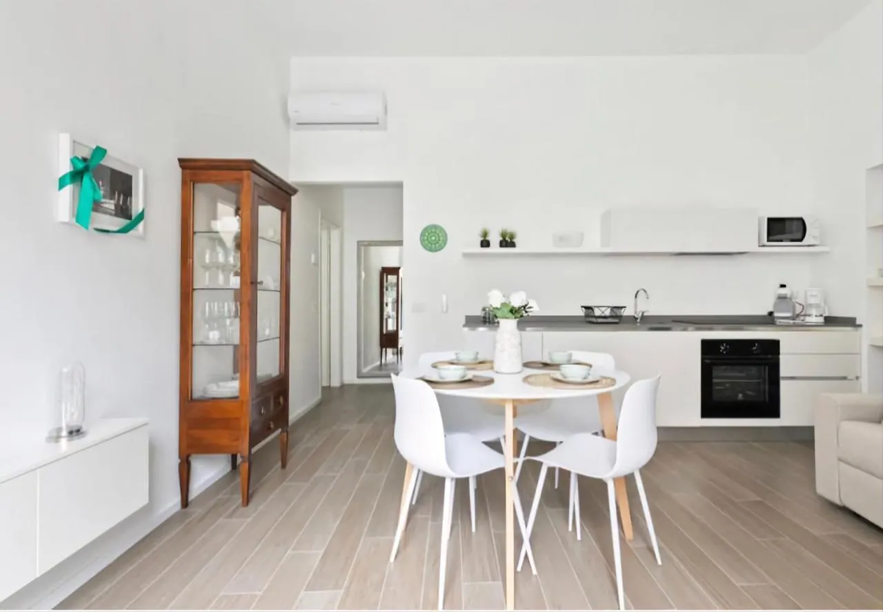 Sofia Lake Suite Комо 0*,  Италия